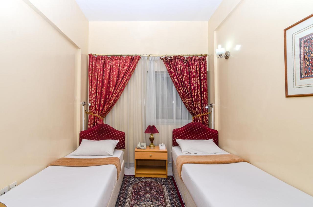 Royalton Hotel Dubai Exterior foto